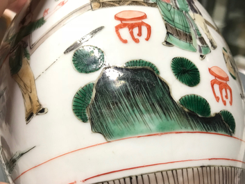 Un pot en porcelaine de Chine famille verte &agrave; d&eacute;cor de 'La Romance de la chambre de l'ouest', Kangxi